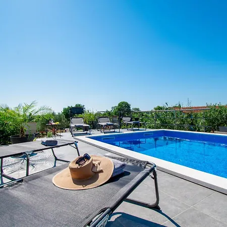 Villa La Perla Pula,kroatien - By Istrabook Pula